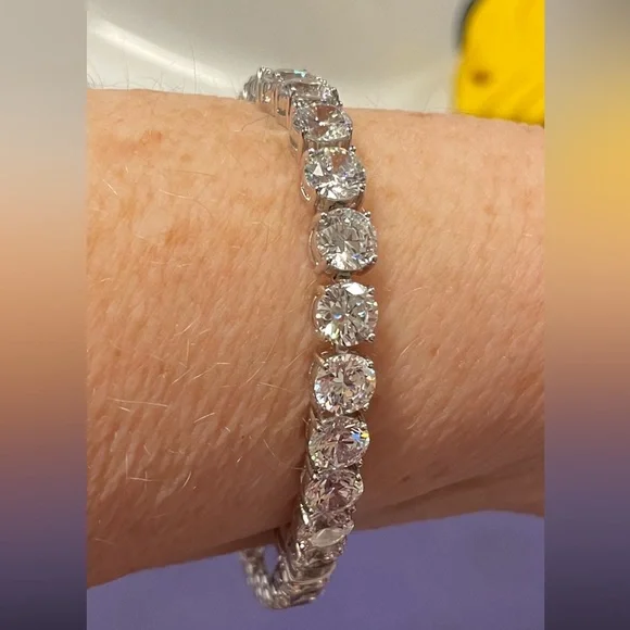 Nadri 7.5” crystal clear CZ tennis bracelet silver tone beautiful heavy quality - Picture 9 of 11
